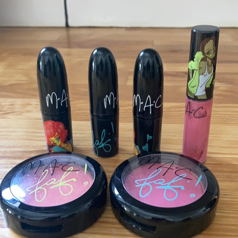 MAC Fafi bundle 3 lipstick 1 lipgloss 2 blush